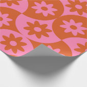 Roze en Oranje bloemen op Mid Century Scallop Cadeaupapier (Hoek)