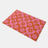 Roze en Oranje bloemen op Mid Century Scallop Deurmat (Schuin)