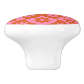 Roze en Oranje bloemen op Mid Century Scallop Keramische Knop (Zijkant)