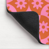 Roze en Oranje bloemen op Mid Century Scallop Muismat (Hoek)