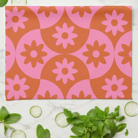 Roze en Oranje bloemen op Mid Century Scallop Theedoek (Gevouwen)