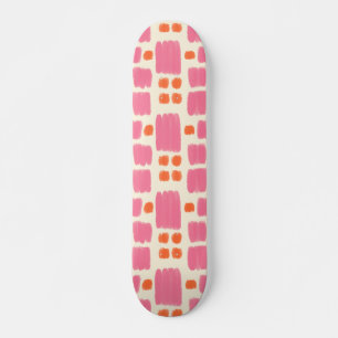 Roze en Oranje geschilderde vormen op een Cream ac Persoonlijk Skateboard