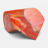 Roze en oranje hibiscusbloemen das (Opgerold)