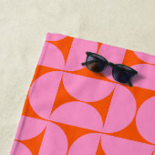 Roze en Oranje midden-eeuws modern patroon Strandlaken (In situ)