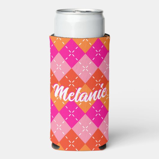 Roze en Oranje Preppy Argyle gepersonaliseerd Seltzer Blikjeskoeler (Seltzer Voorkant)