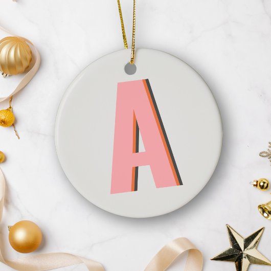 Roze en Oranje Retro Typografie Monogram Initiaal Keramisch Ornament