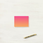 Roze en oranje verloop post-it® notes (Op bureau)