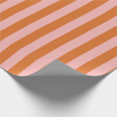 Roze en Oranje Verticaal Streeppatroon Cadeaupapier (Hoek)