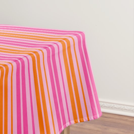 Roze en Oranje Verticale Strepen Ontwerp Tafelkleed (Voorbeeld)