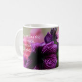 Roze en Paars Petunia, w Verse vanaf psalm 118:24 Koffiemok (Voorkant links)