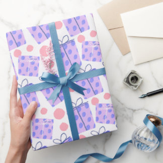 Roze en paarse pastelcadeaudoos en polka-stippen cadeaupapier