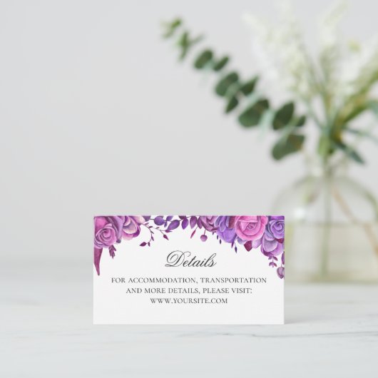Roze en paarse rozen. Floral bruiloft details Informatiekaartje (Staand voorkant)