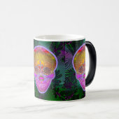 Roze en Paarse suikerschedel met dwarsbomen en blo Magische Mok (Voorkant rechts)