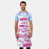 Roze en Red Sheffey Schort (Gedragen)