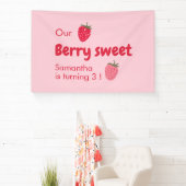 Roze en rode aardbeien verjaardagsfeestje spandoek (Insitu)