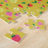 Roze en rode aardbeivelden op Chartreuse Legpuzzel (Zijkant)