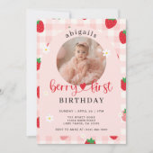 Roze en rode bessen eerste verjaardag uitnodiging (Voorkant)