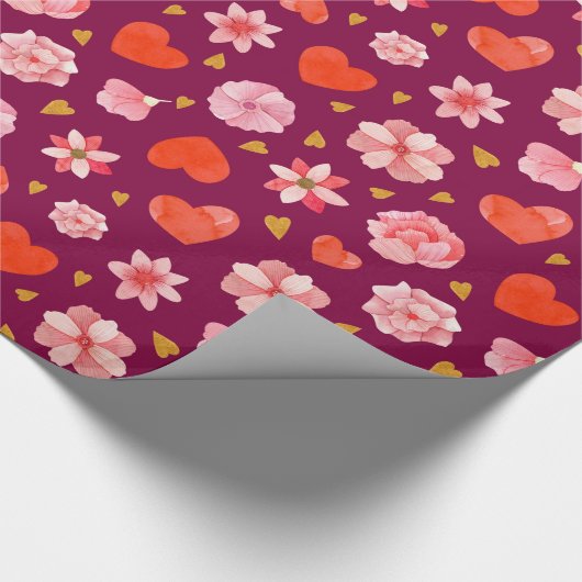 Roze en rode bloemen en harten cadeaupapier (Hoek)