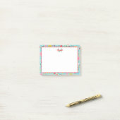 Roze en Rode Bloemen op Blauwgroen Monogram Post-it® Notes (Op bureau)