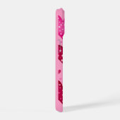 Roze en rode hartjes met patronen iPhone 15 case (Rechterkant)