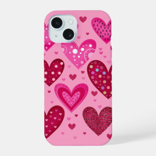 Roze en rode hartjes met patronen iPhone 15 case