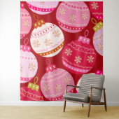 Roze en rode kerstballen wandkleed (In situ)