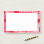 Roze en rode patchwork gepersonaliseerd post-it® notes (Op bureau)