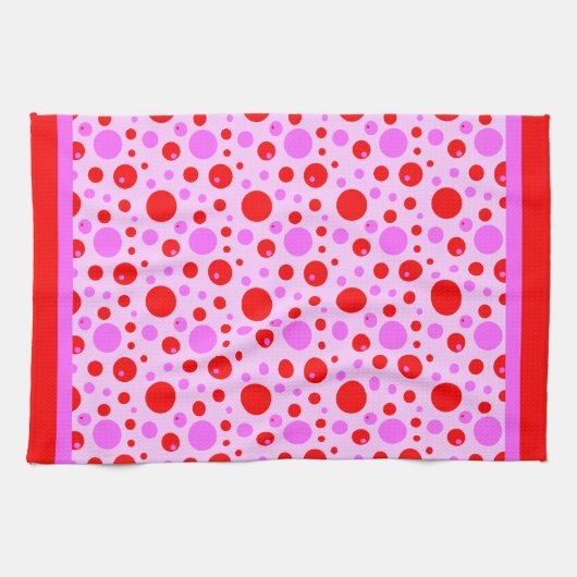 Roze en rode retroscellen en pooldots op roze theedoek (Horizontaal)