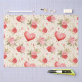 Roze en rode rozen en harten van valentijns tissuepapier (Craft)