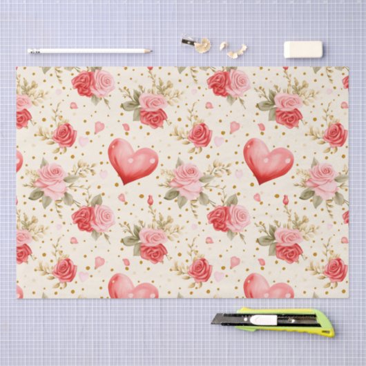 Roze en rode rozen en harten van valentijns tissuepapier (Craft)