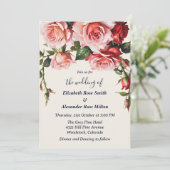 roze en rode rozen huwelijksuitnodiging kaart (Staand voorkant)