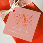 Roze en Rode Schets Bachelorette Weekend Party Bedankjes Labels<br><div class="desc">Verdeel je vrijgezellenfeest weekend met gepersonaliseerde gunsttags met deze roze en rode geïllustreerde meisjespictogrammen.</div>