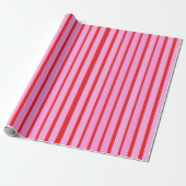 Roze en rode strepen cadeaupapier (Uitgerold)