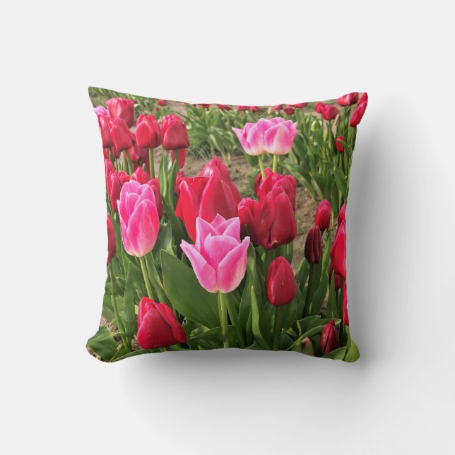 Roze en rode tulpen kussen (Voorkant)