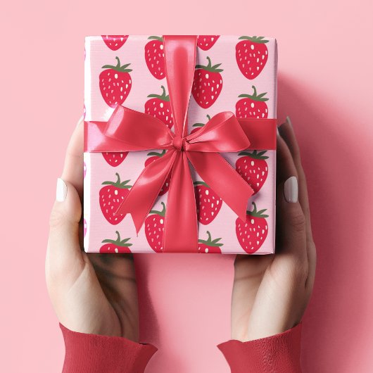 Roze en rood met aardbeienpatroon cadeaupapier
