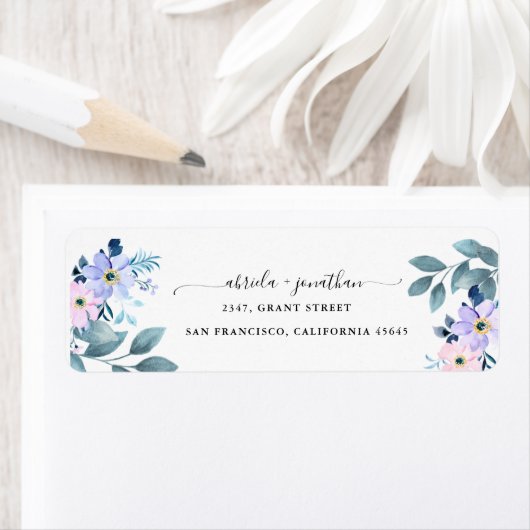 Roze en stoffige blauwe bloemenretour adreslabel etiket (Insitu)