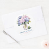 Roze en stoffige blauwe hortensia's trouwcirkel ronde sticker (Envelop)