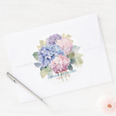 Roze en stoffige blauwe hortensia's trouwcirkel ronde sticker (Envelop)