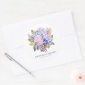 Roze en stoffige blauwe hortensia's trouwcirkel ronde sticker (Envelop)
