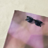 Roze en Taupe Boho Chic Abstract Tie Dye Strandlaken (In situ)