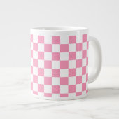 Roze en Wit Checkerboard Patroon Grote Koffiekop (Voorkant rechts)