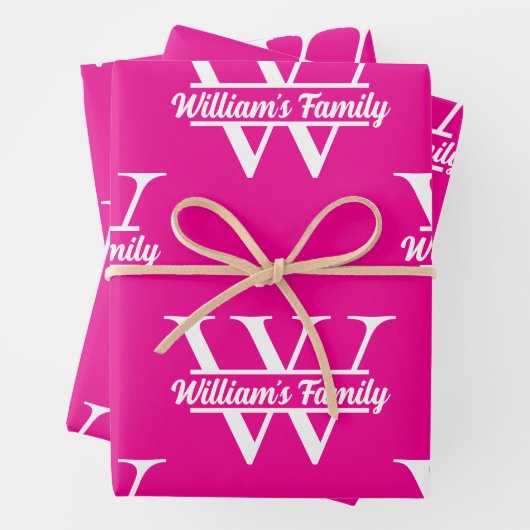 Roze en wit | Eenvoudig familienaam monogram Inpakpapier Vel (In situ)