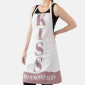 roze en wit houden het Super Sexy KISS Schort (Insitu)