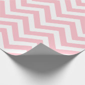 Roze en Wit Medium Size Chevron Stripes Cadeaupapier (Hoek)