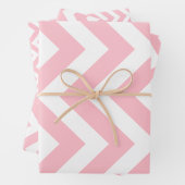 Roze en Wit Verschillende Maten Verticale Chevron Inpakpapier Vel (In situ)