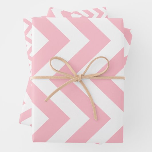 Roze en Wit Verschillende Maten Verticale Chevron Inpakpapier Vel (In situ)