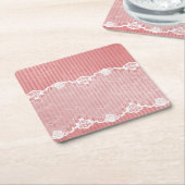 Roze en witte achtergrond met zwarte kant kartonnen onderzetters (Schuin)