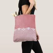 Roze en witte achtergrond met zwarte kant tote bag (Dichtbij)