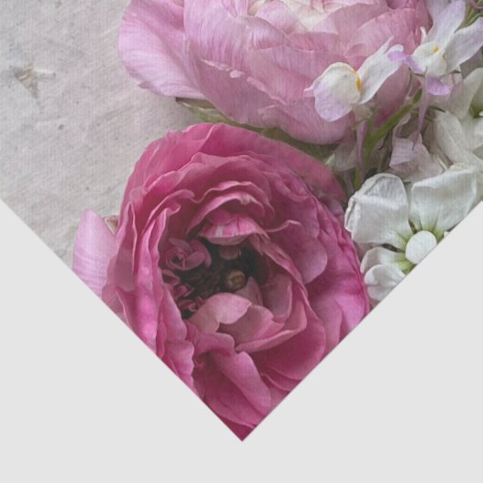 Roze en witte bloemen op textuur tissuepapier (Detail)