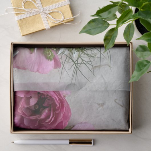 Roze en witte bloemen op textuur tissuepapier (Geschenk)